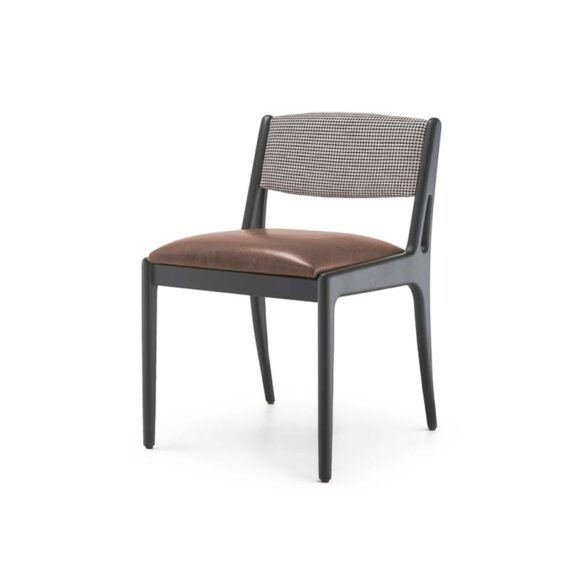 PROTIS CHAIR
